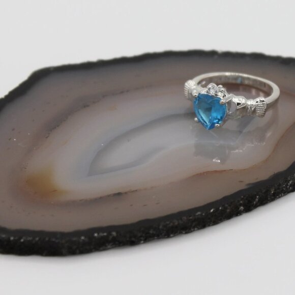 Jewelry Claddagh ring Irish symbol of love loyalty friendship silver blue new - Picture 2 of 8
